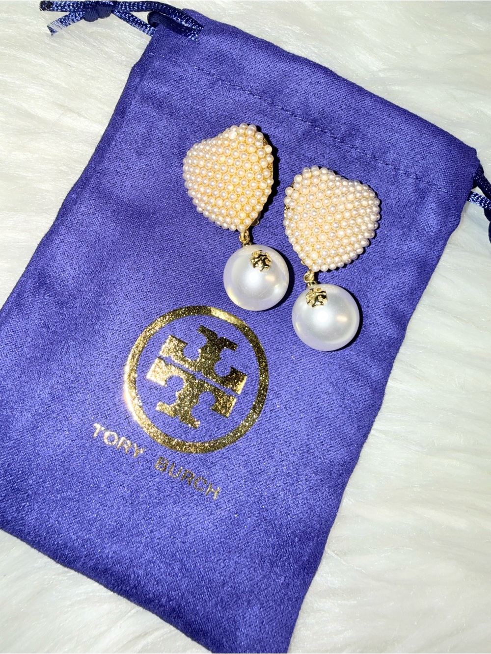 Tory Burch Pearl Drop Heart Earrings in Cream and Gold